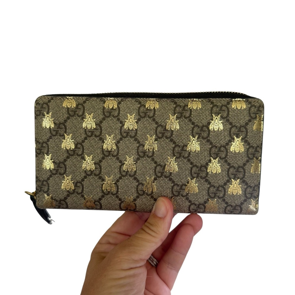 Gucci GG Supreme Bee Print Zip Around Wallet Authentic Brown Gold Leather